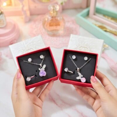 Sets Joyeria Collar,Anillo y Aretes con Pedreria y Caja de Regalo Plateada